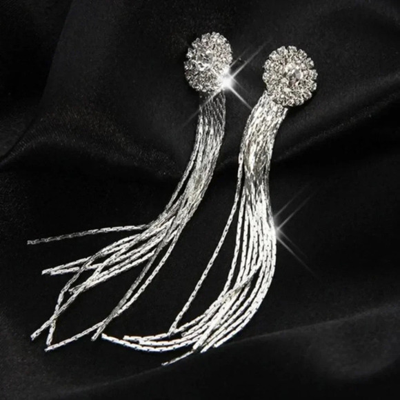 18k White Gold Tassel Drop Statement Earrings - Picture 3 of 7